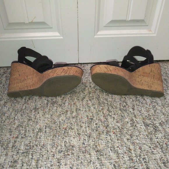 9 Madden Girl black Elastic strap wedge sandal cork heel - Picture 6 of 8